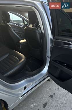 Седан Ford Fusion 2013 в 