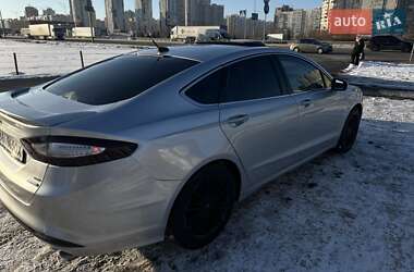 Седан Ford Fusion 2013 в 