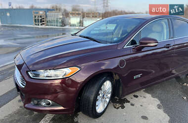 Седан Ford Fusion 2013 в 