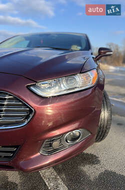 Седан Ford Fusion 2013 в 