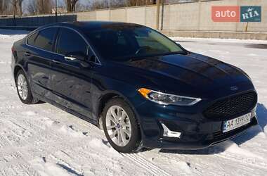 Седан Ford Fusion 2020 в 