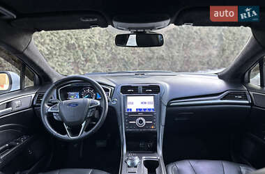 Седан Ford Fusion 2019 в 