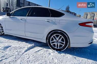 Седан Ford Fusion 2014 в 