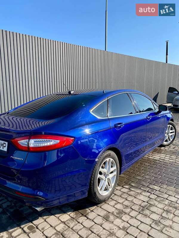 Седан Ford Fusion 2015 в Винниках