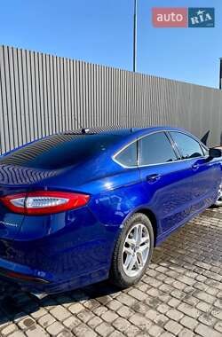 Седан Ford Fusion 2015 в 