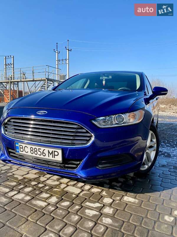 Седан Ford Fusion 2015 в 