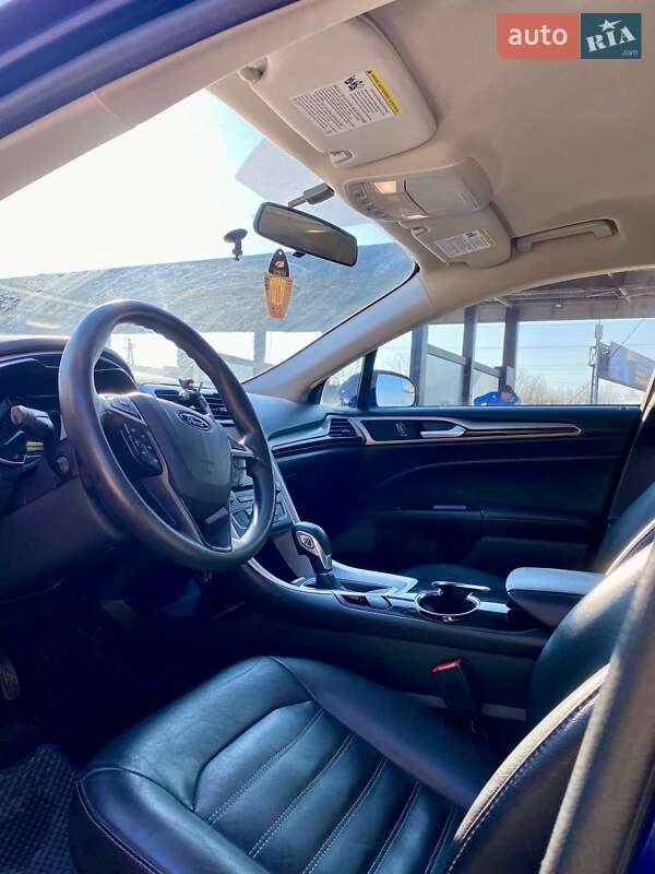 Седан Ford Fusion 2015 в Винниках