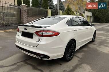 Седан Ford Fusion 2016 в 