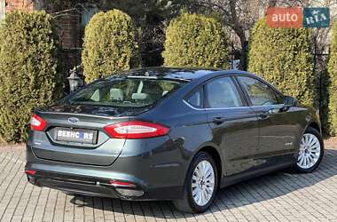 Седан Ford Fusion 2015 в 