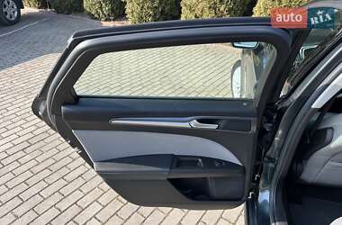 Седан Ford Fusion 2015 в 
