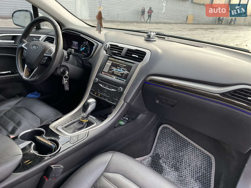 Седан Ford Fusion 2014 в Полтаві