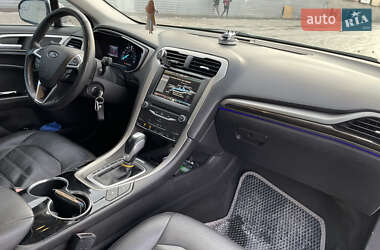 Седан Ford Fusion 2014 в 