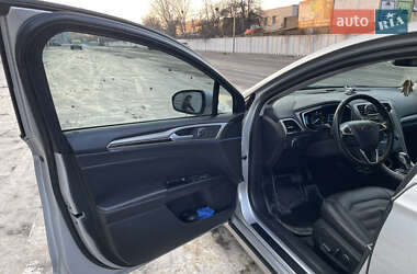 Седан Ford Fusion 2014 в 