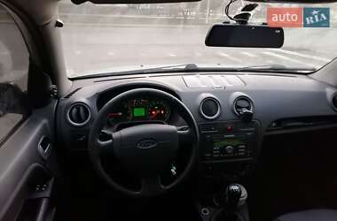Хэтчбек Ford Fusion 2007 в 