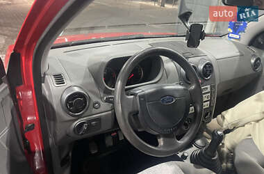 Хэтчбек Ford Fusion 2004 в 