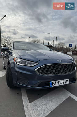 Седан Ford Fusion 2019 в 