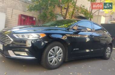 Седан Ford Fusion 2018 в 