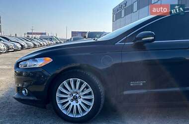 Седан Ford Fusion 2014 в Львові