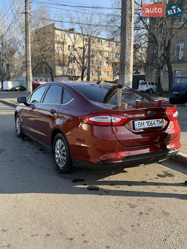 Седан Ford Fusion 2014 в Одесі
