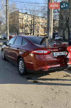 Седан Ford Fusion 2014 в 