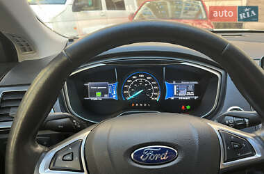 Седан Ford Fusion 2015 в 