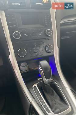 Седан Ford Fusion 2014 в 