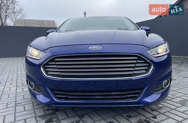 Седан Ford Fusion 2015 в Ровно