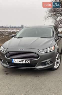 Седан Ford Fusion 2015 в Ромнах