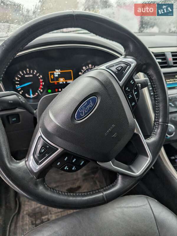 Седан Ford Fusion 2015 в Калуше