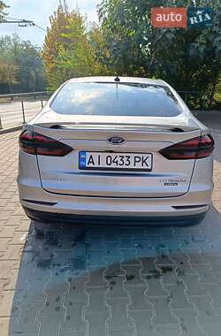 Седан Ford Fusion 2020 в 
