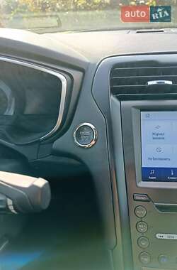 Седан Ford Fusion 2020 в 