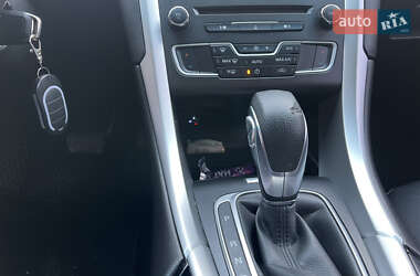 Седан Ford Fusion 2015 в 