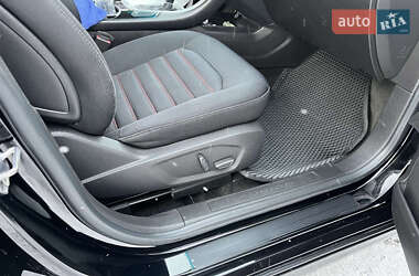 Седан Ford Fusion 2015 в 