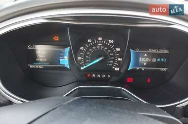 Седан Ford Fusion 2016 в 