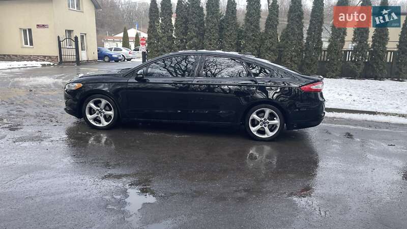 Седан Ford Fusion 2015 в Гнівані