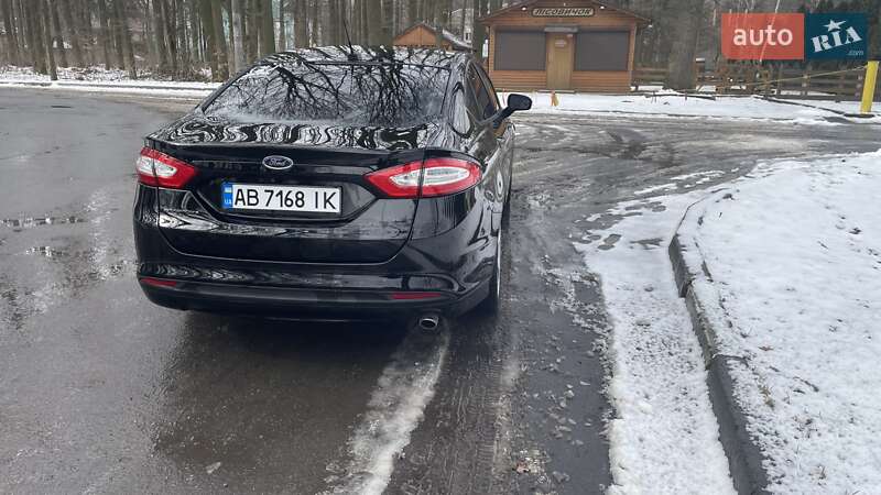 Седан Ford Fusion 2015 в Гнівані