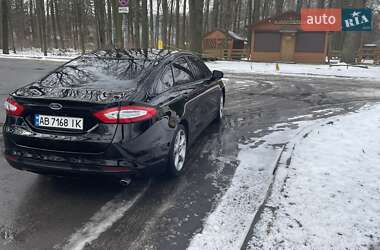 Седан Ford Fusion 2015 в 