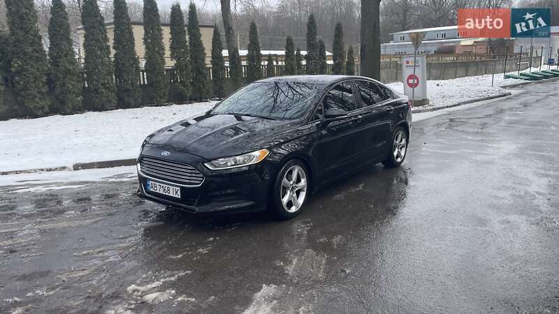 Седан Ford Fusion 2015 в Гнівані