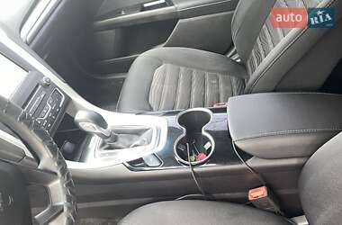 Седан Ford Fusion 2015 в 
