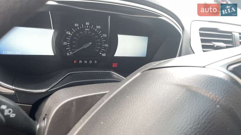 Седан Ford Fusion 2015 в Гнівані