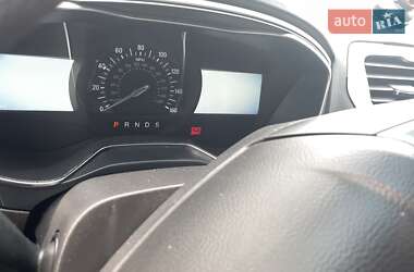 Седан Ford Fusion 2015 в 