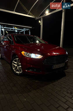 Седан Ford Fusion 2015 в 