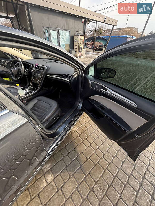 Седан Ford Fusion 2016 в Львові