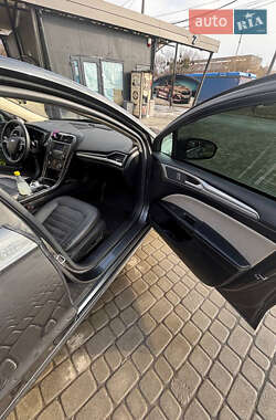Седан Ford Fusion 2016 в 