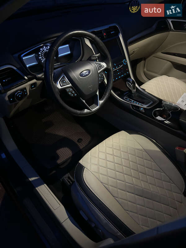 Седан Ford Fusion 2015 в Чернігові