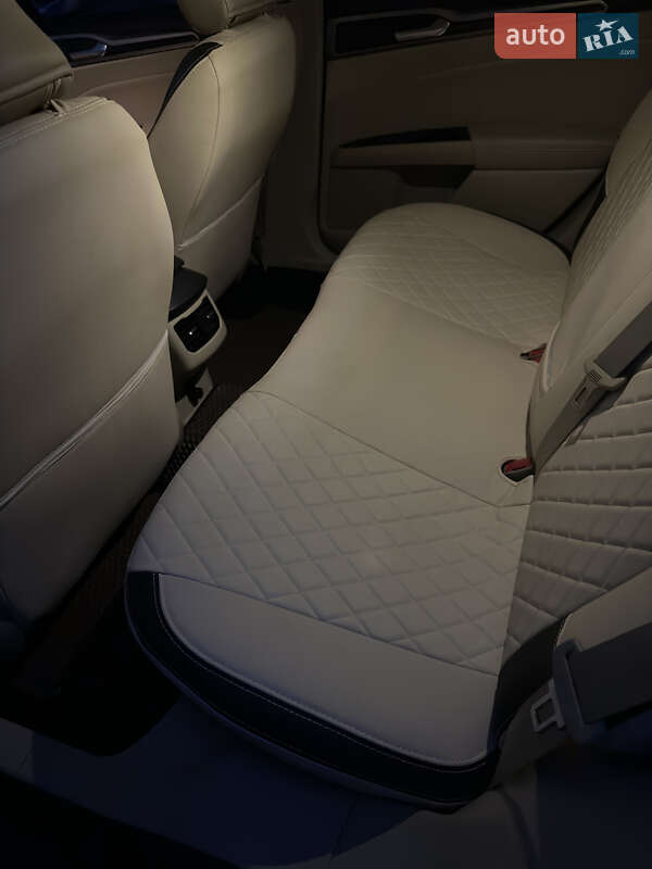Седан Ford Fusion 2015 в Чернігові