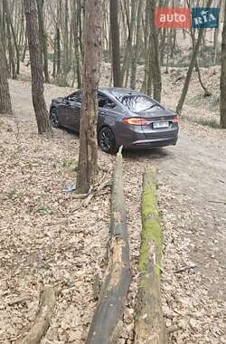 Седан Ford Fusion 2016 в 