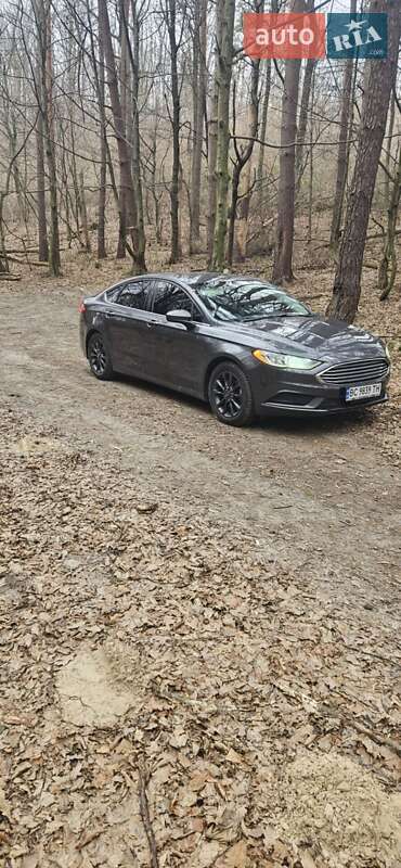 Седан Ford Fusion 2016 в 
