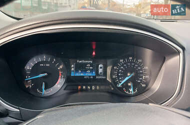 Седан Ford Fusion 2013 в 