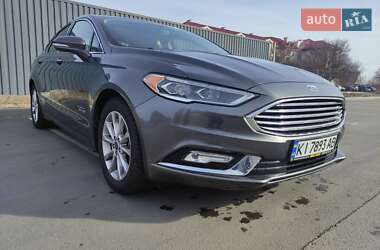 Седан Ford Fusion 2017 в 